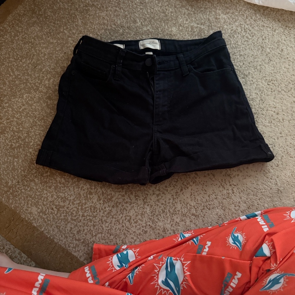 Universal Thread Black Jean Shorts